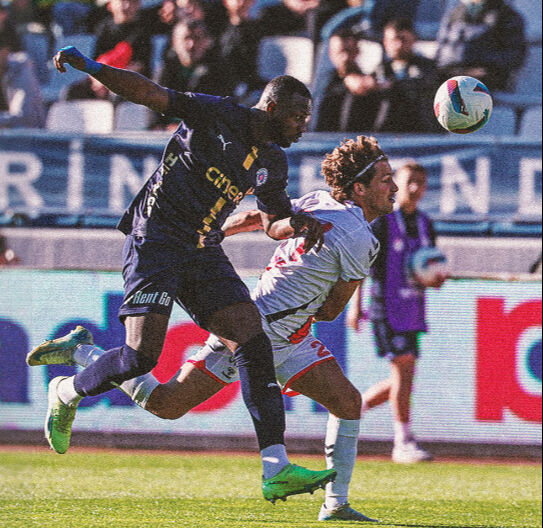 Kasımpaşa-Samsunspor maçına Olivier Ntcham damga vurdu! 8 dakikada 2 penaltı kaçırdı... - 1. Resim