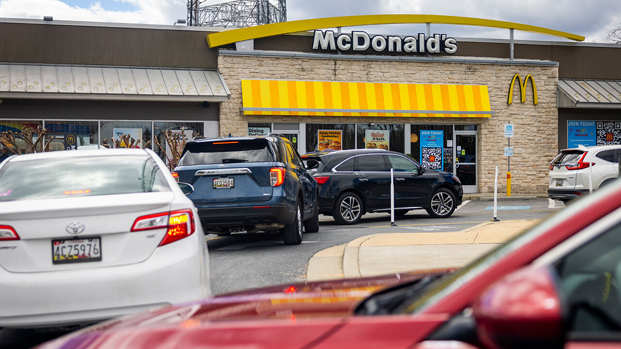 McDonald's salgınında bilanço artıyor! Vaka sayısı 75'e yükseldi - 1. Resim