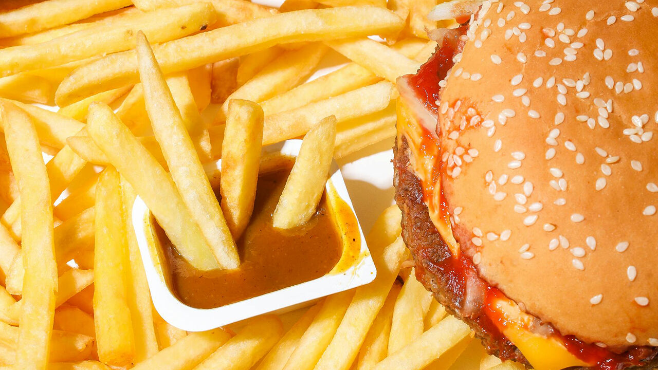 McDonald's salgınında bilanço artıyor! Vaka sayısı 75'e yükseldi - 2. Resim