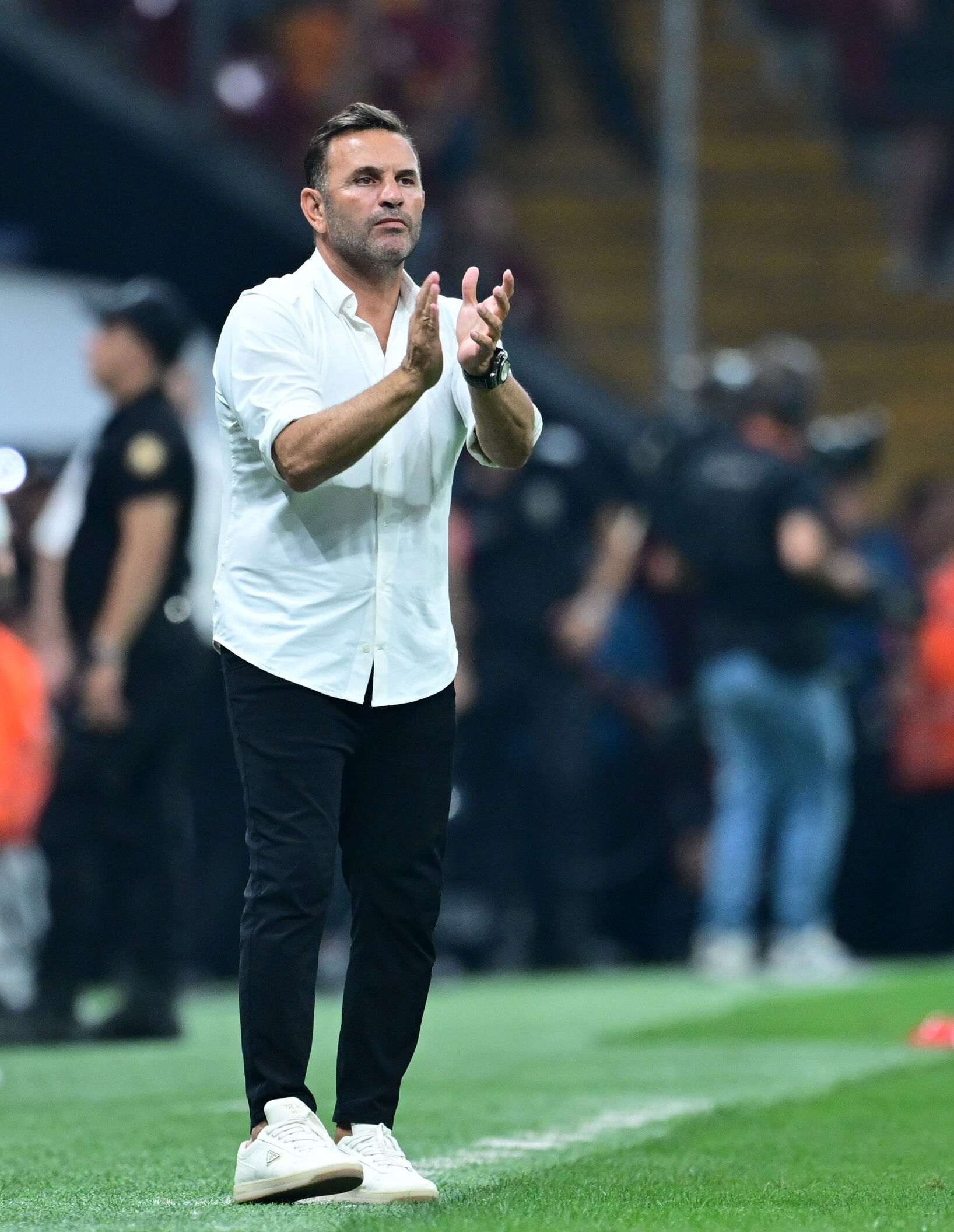 Okan Buruk, Beşiktaş derbisinde saha kenarında olacak mı? Ameliyat sonrası merak ediliyordu... - 6. Resim