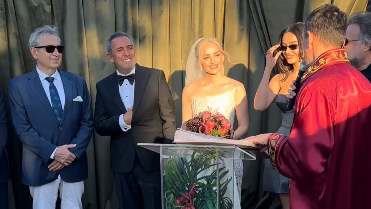 Yavuz Bingöl 5'inci kez 'evet' dedi! Nikaha babasının hediyesi damga vurdu Yavuz Bingöl 5'inci kez 'evet' dedi! Nikaha babasının hediyesi damga vurdu - 2. Resim