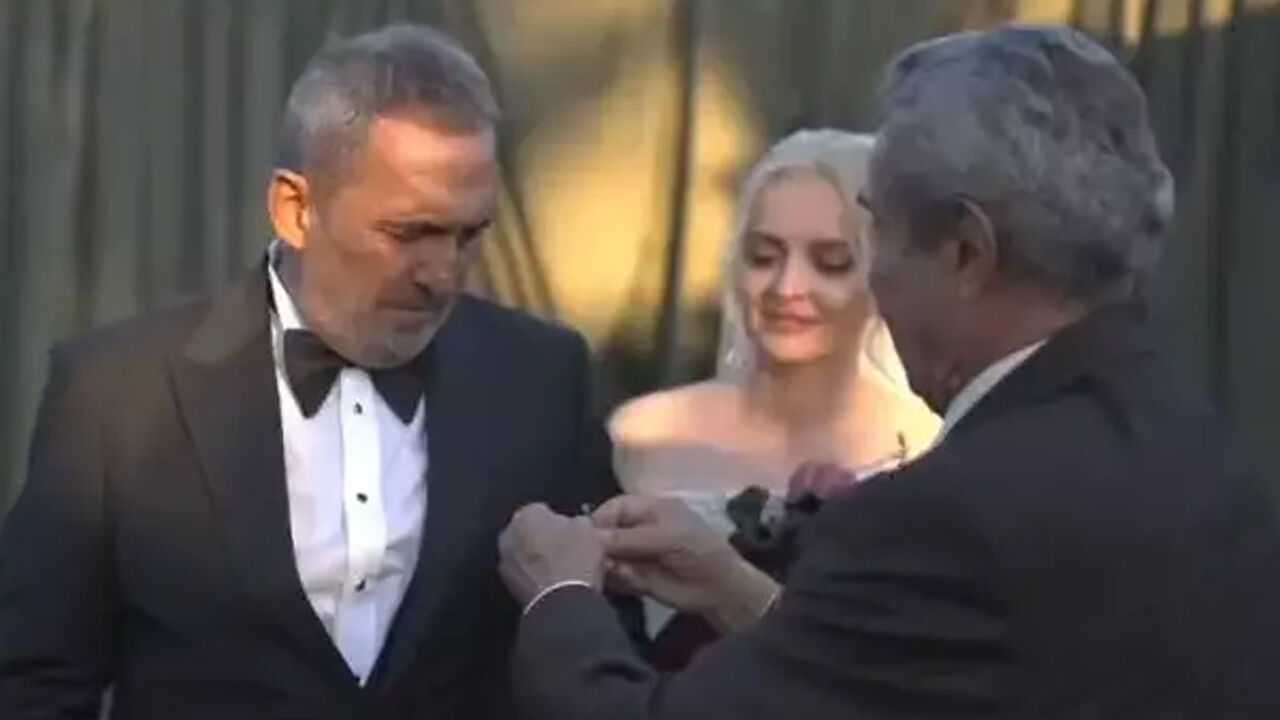 Yavuz Bingöl 5'inci kez 'evet' dedi! Nikaha babasının hediyesi damga vurdu Yavuz Bingöl 5'inci kez 'evet' dedi! Nikaha babasının hediyesi damga vurdu - 1. Resim