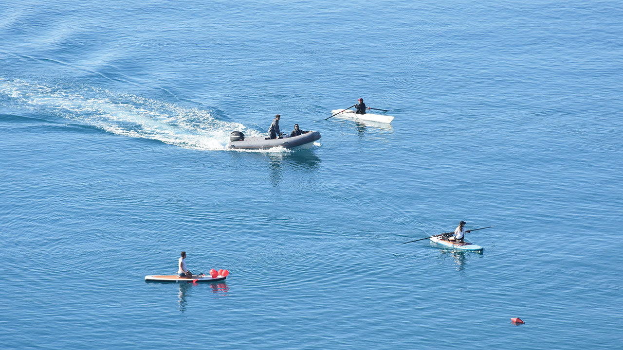 Antalya'da yaz aylarını aratmayan hava sıcaklığı herkesi denize sürükledi - 4. Resim