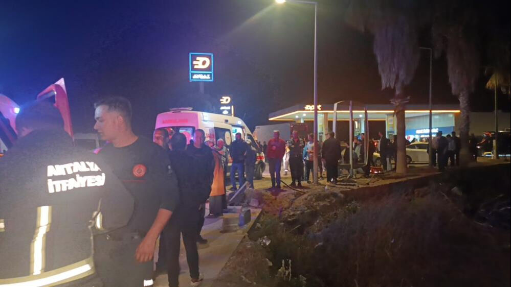 Antalya'daki zincirleme kazada 5 aylık bebek öldü! Acılı annenin feryadı yürekleri dağladı: Ben öleyim, çocuğum yaşasın - 2. Resim
