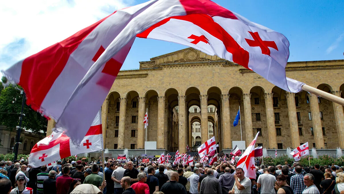 Cumhurbaşkanı Zurabişvili seçim sonuçlarını reddetti! Gürcistan'da kaos, halk protesto için sokaklara indi - 5. Resim