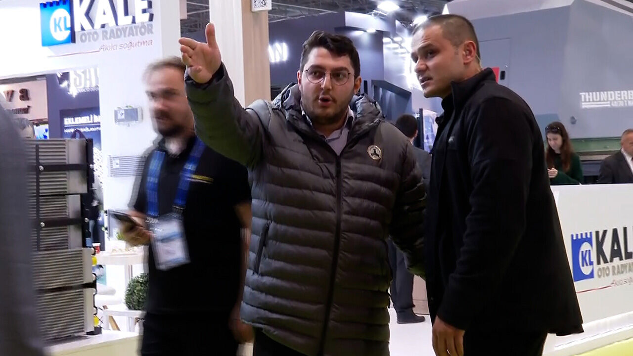 İmamoğlu ile bir vatandaş arasında gergin anlar! "Sen bayağı çirkinsin" - 3. Resim