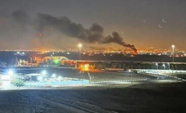 İsrail'in vurduğu İran Nevatim Hava Üssü'nün uydu görüntüleri ortaya çıktı - 1. Resim
