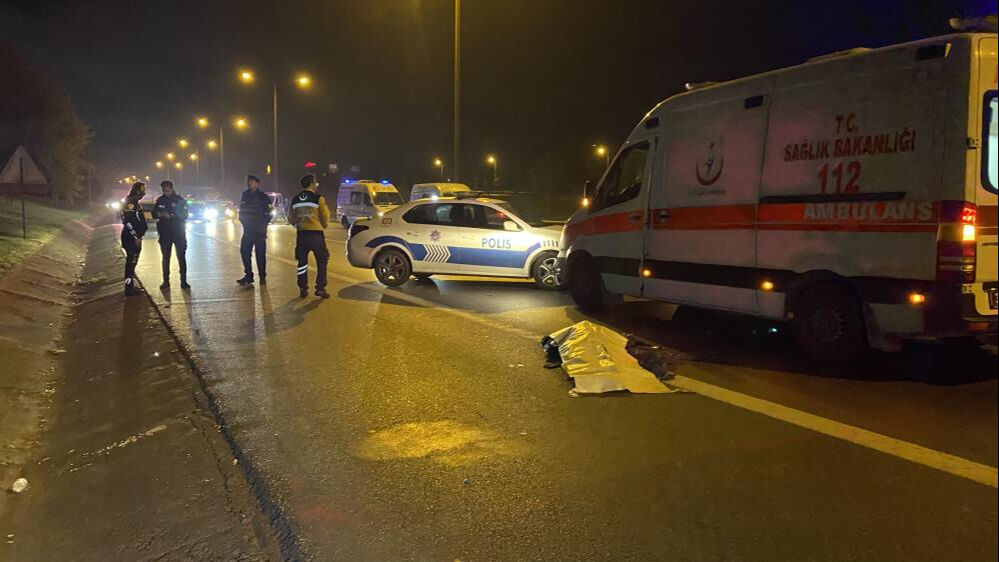 Kağıthane'de motosiklet devrildi, 2 kişi hayatını kaybetti - 1. Resim