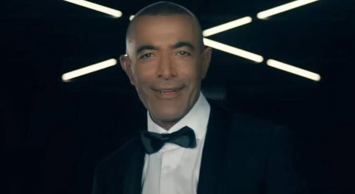 Klip çekiminde panik anları! Cengiz İmren şoke oldu! Vinçle asılan kadın şarkıcı bayıldı Klip çekiminde panik anları! Cengiz İmren şoke oldu! Vinçle asılan kadın şarkıcı bayıldı - 1. Resim