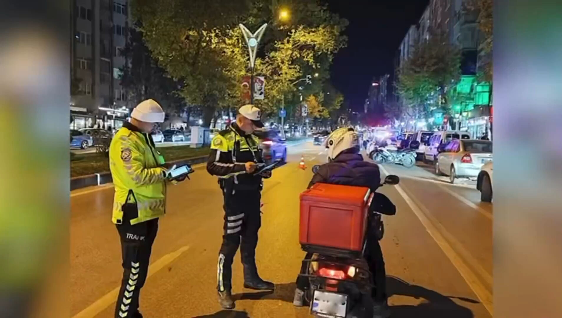 On bin çakarlı araca ceza yağmuru! Trafikte usulsüz yapanların gözünün yaşına bakılmadı - 2. Resim