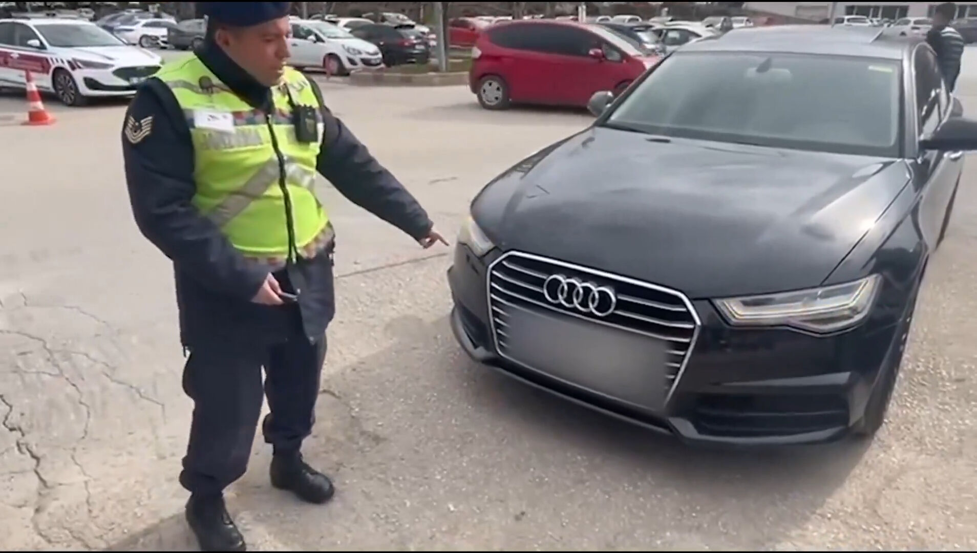 On bin çakarlı araca ceza yağmuru! Trafikte usulsüz yapanların gözünün yaşına bakılmadı - 3. Resim