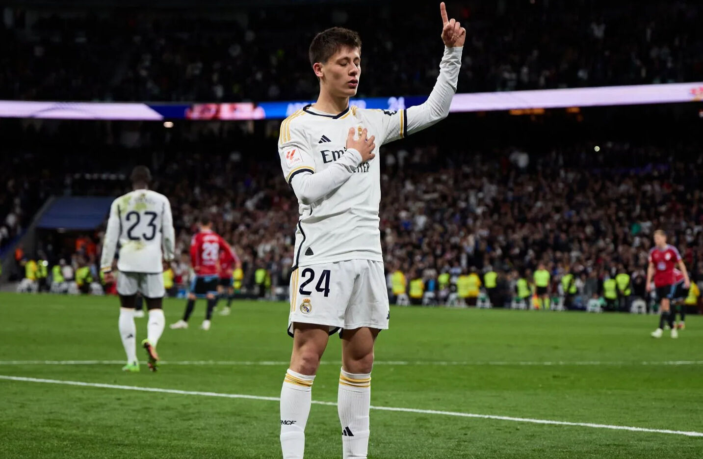 Real Madrid'de şans bulamayan Arda Güler Liverpool'a imza atacak! Tam 70 milyon euro... Real Madrid'de şans bulamayan Arda Güler Liverpool'a imza atacak! Tam 70 milyon euro... - 1. Resim