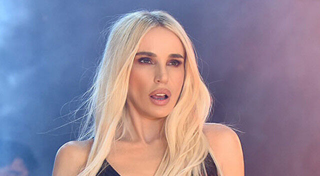 Şarkıcı Gülşen aldığı haberle yıkıldı! Babası abdest alırken vefat etti - 1. Resim