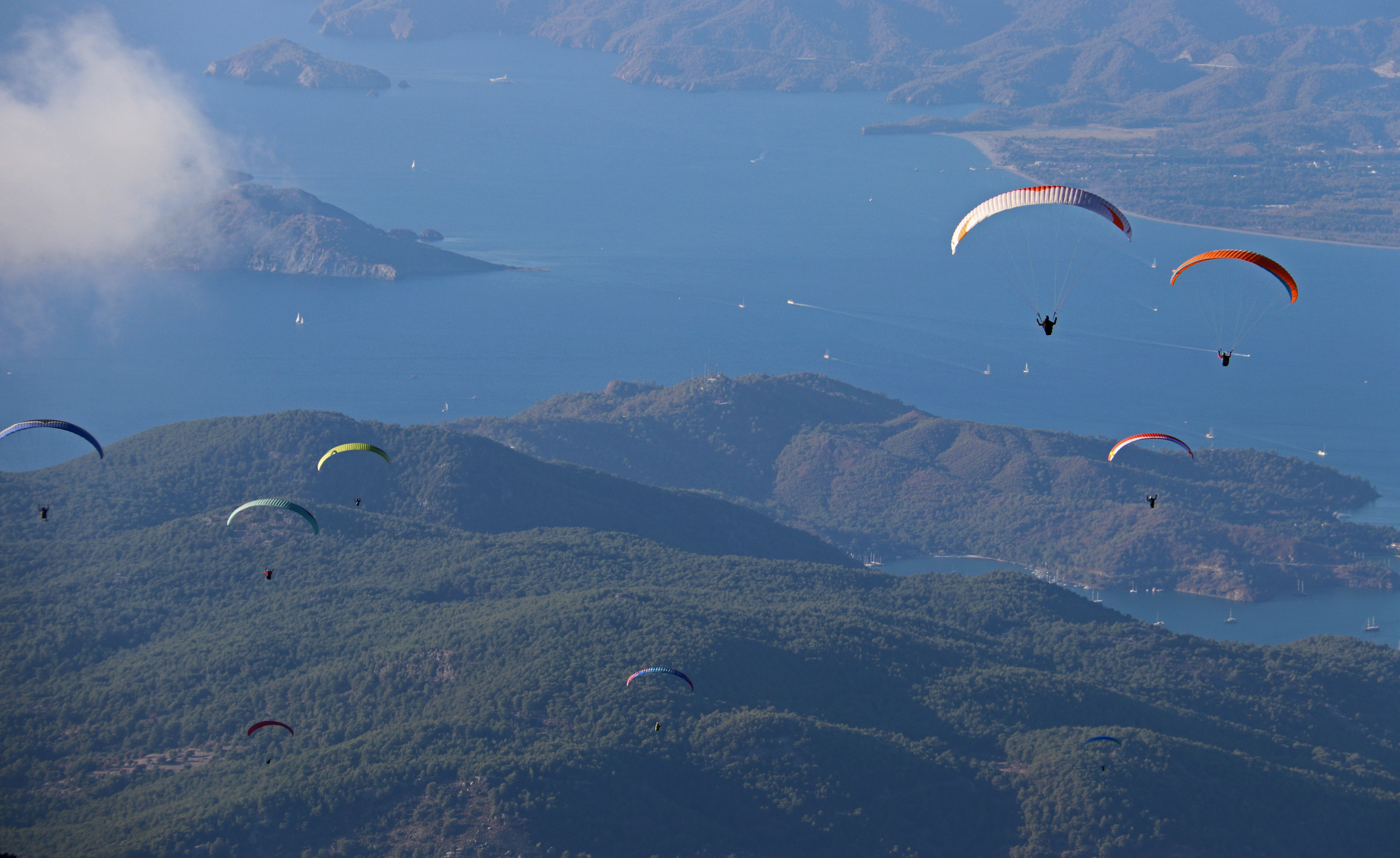 Türk Hava Kurumu'ndan paramotor şovu! Fethiye'de TUSAŞ için uçtular Türk Hava Kurumu'ndan paramotor şovu! Fethiye'de TUSAŞ için uçtular - 3. Resim