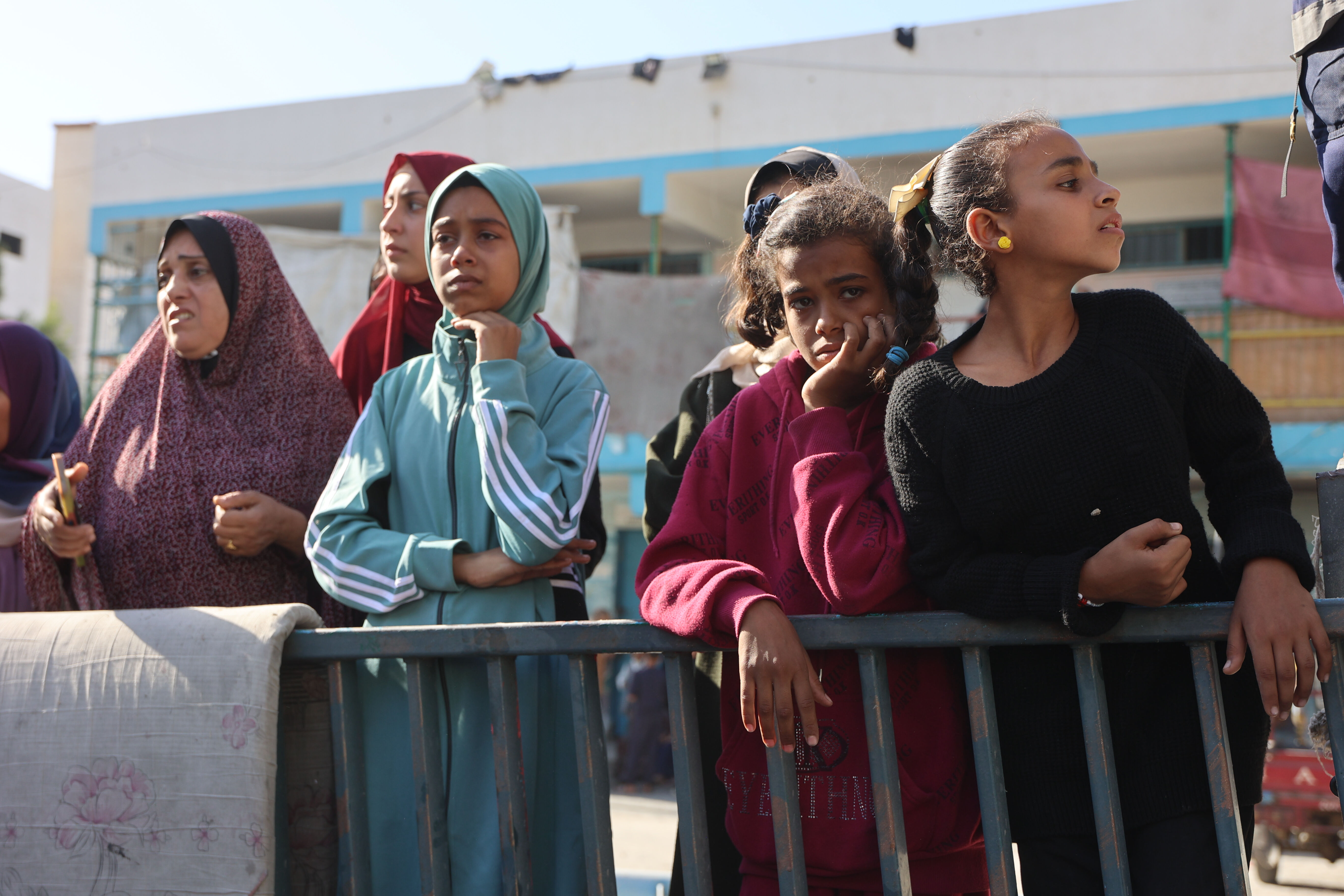 Yine sivillerin sığındığı BM okuluna saldırdı! 3’ü gazeteci 9 kişi hayatını kaybetti Yine sivillerin sığındığı BM okuluna saldırdı! 3’ü gazeteci 9 kişi hayatını kaybetti - 3. Resim