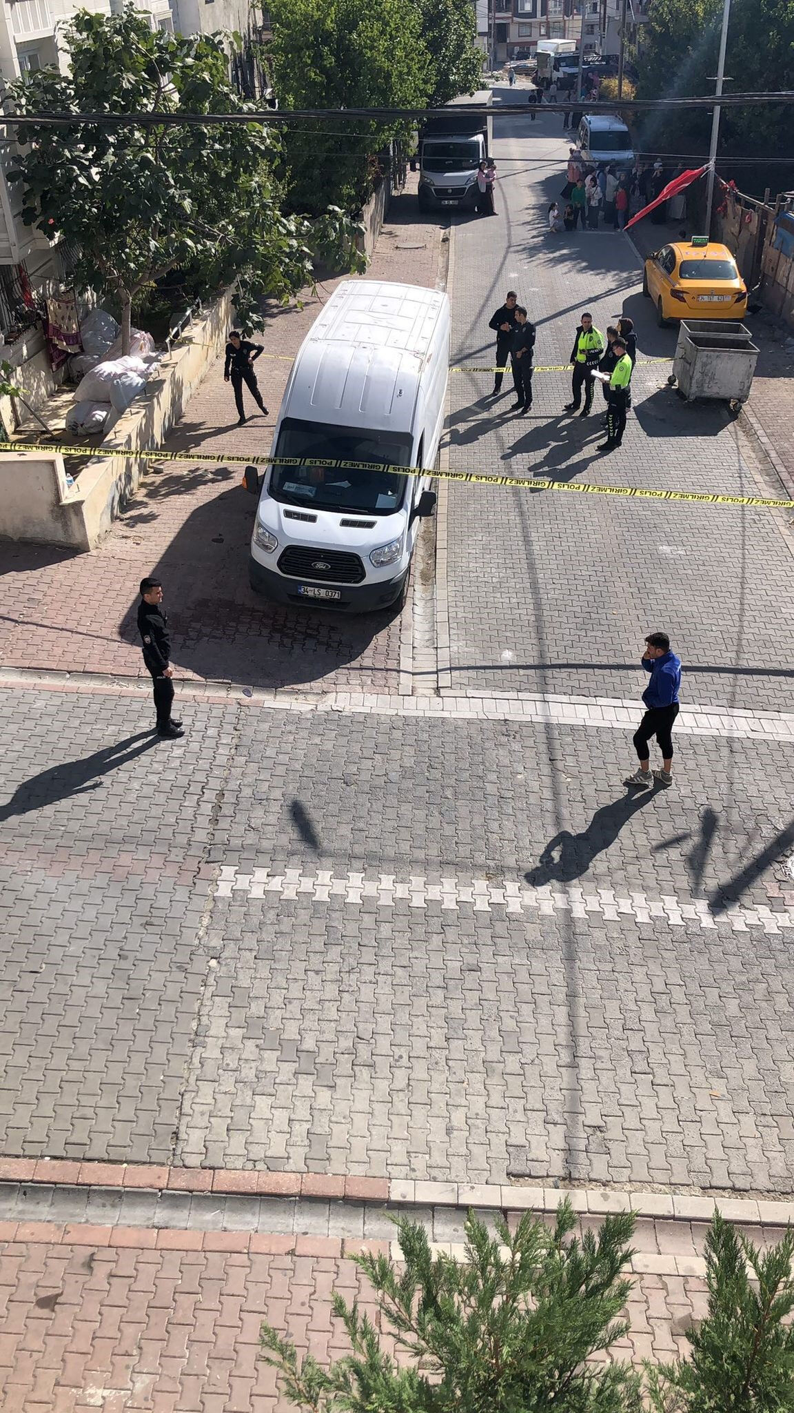 Esenyurt'ta bir sürücü çarptığın çocuğun ölmesi sonucu intihar etti - 1. Resim