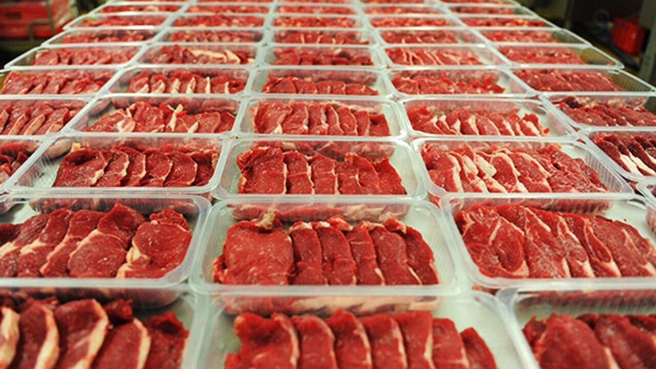 Ete 'kırmızı' alarm! Hayvan sayısı azaldıkça fiyatlar zamlanıyor Marketlerde insanlar sıraya giriyor ama... Bu fiyatlardan aşağı sakın et  almayın! | Türkiye Gazetesi