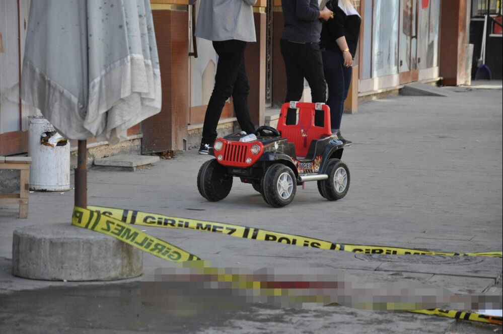 6 yaşındaki çocuk evinin önünde oynarken maganda kurşunuyla vuruldu - 1. Resim