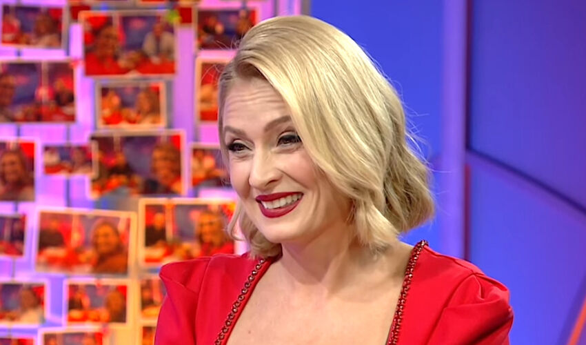 Ceyda Düvenci’nin en gururlu anı! Kızını konuk ettiği programda gözyaşlarını zor tuttu - 3. Resim