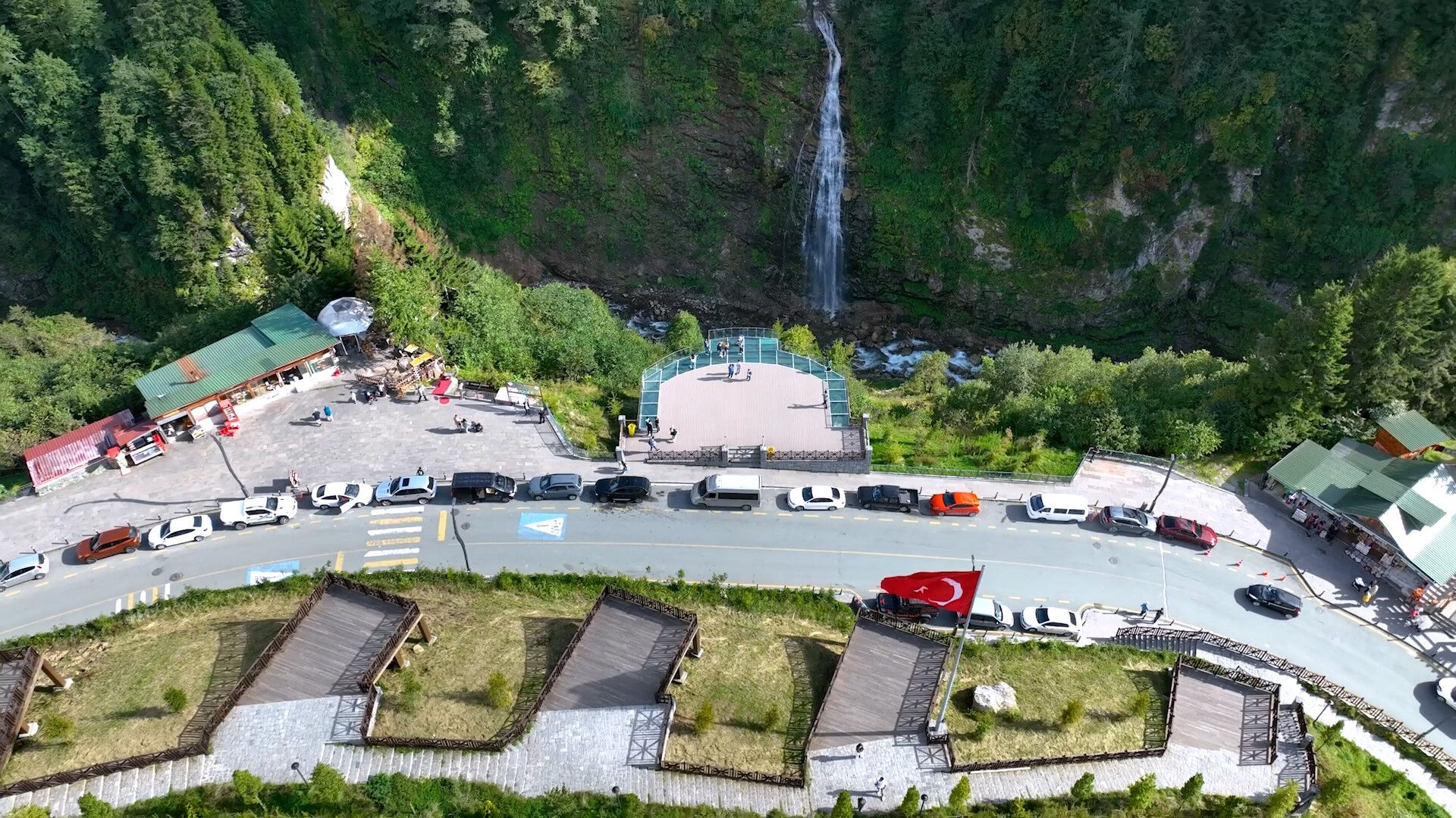 Çirkin yapılar ve kaçak salıncaklara veda! Ayder Yaylası'nın yeni hali tam not aldı - 1. Resim
