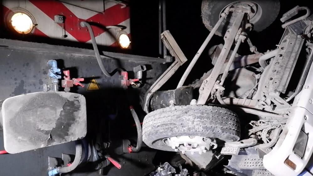 Edirne'de 35 yolcuyu taşıyan tren beton pompasına çarptı! - 1. Resim