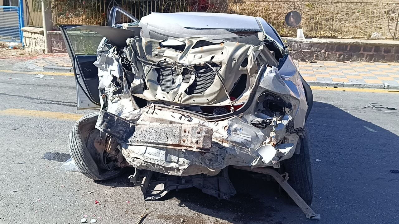 Freni patlayan kömür yüklü kamyonet dehşet saçtı: 1 ölü, 6 yaralı - 1. Resim