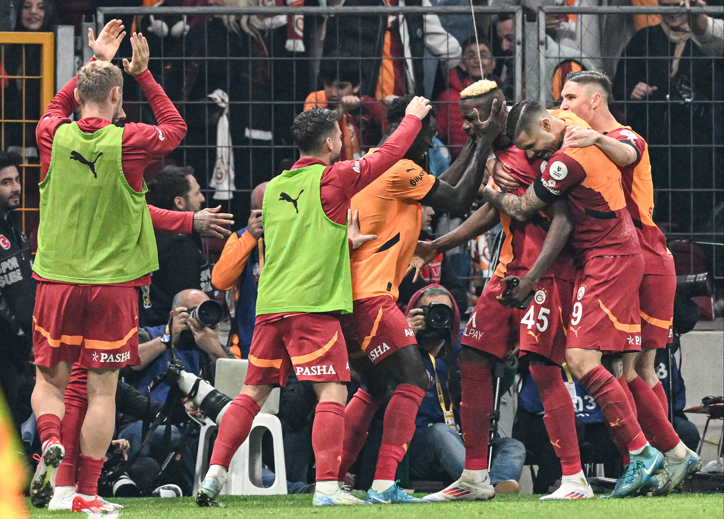 Galatasaray-Beşiktaş maçı İtalyan basınında! 