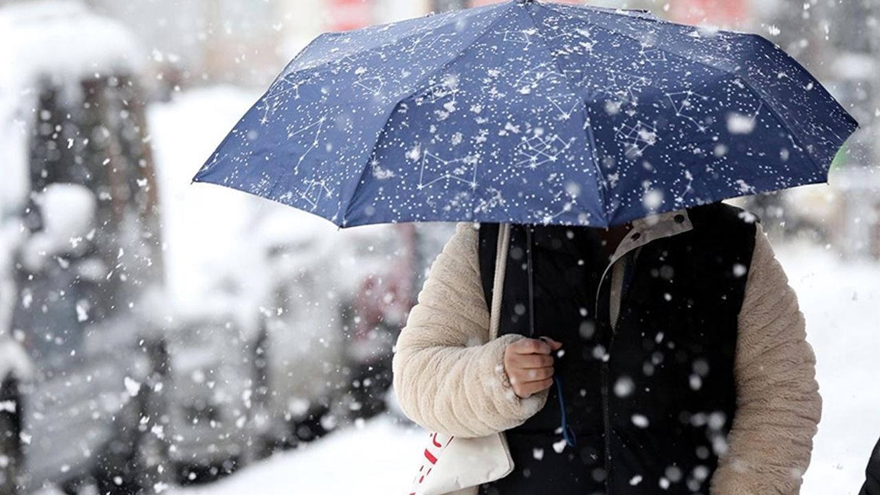Meteoroloji İstanbul, Ankara ve İzmir'i uyardı! Sıcaklıklar 30 derece birden düşecek, kar, sağanak ve fırtına geliyor Meteoroloji'den kar, sağanak, fırtına ve çığ uyarısı! Birçok il alarm  verdi, kuvvetle geliyor | Türkiye Gazetesi