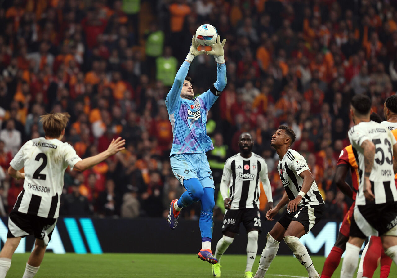 Spor yazarları Galatasaray-Beşiktaş derbisi için neler dedi? Galatasaray 12- Beşiktaş+F.Bahçe 2 Spor yazarları Galatasaray-Beşiktaş derbisi için neler dedi? Galatasaray 12- Beşiktaş+F.Bahçe 2 - 6. Resim