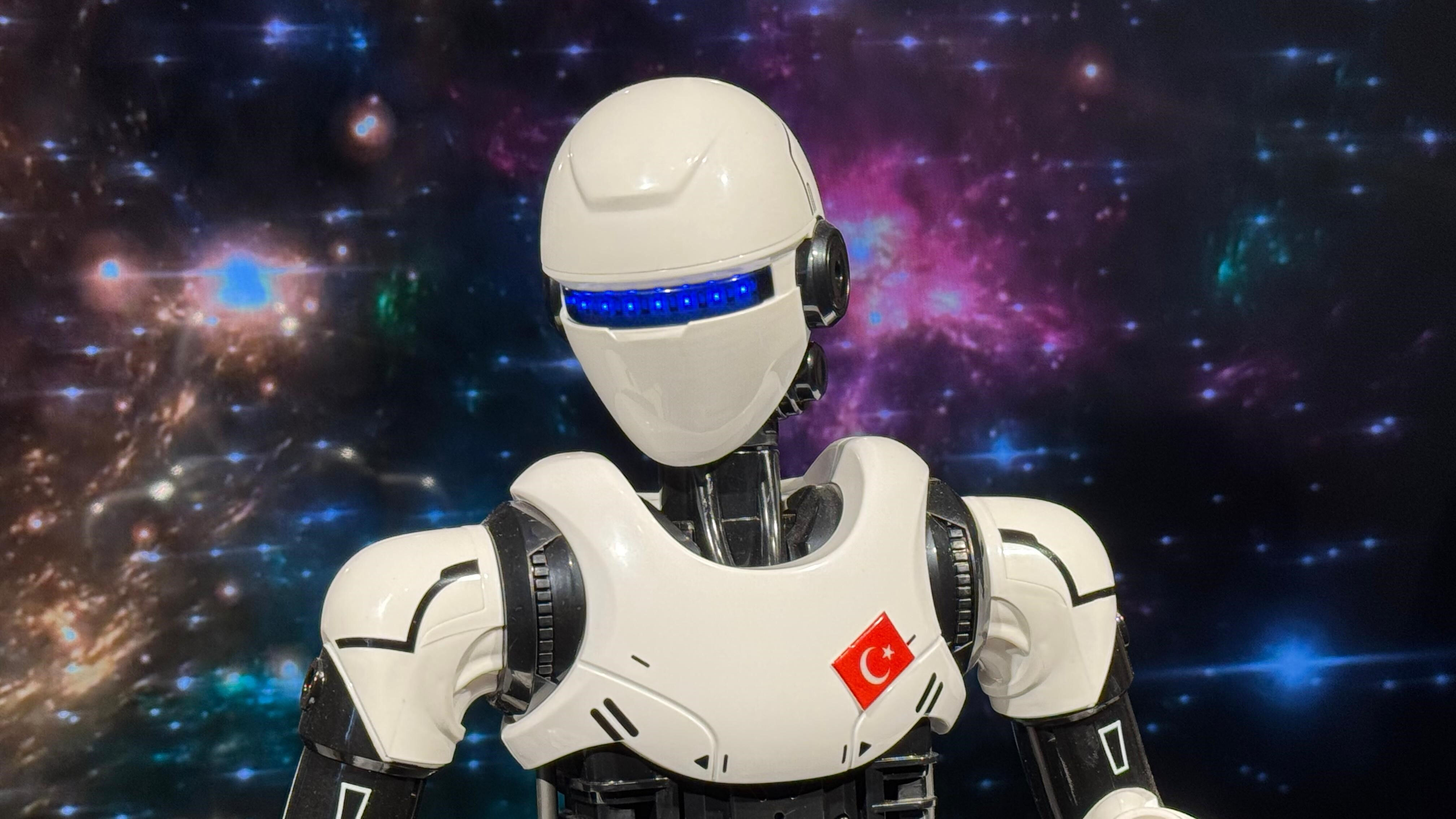 Yapay zeka destekli robot dans ediyor, insanlarla konuşabiliyor! - 2. Resim