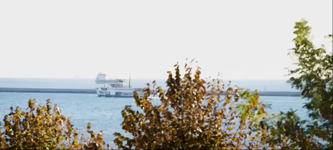 Aslı Hünel'in 5+1 deniz manzaralı evi gündem oldu! Kocaman salonu dikkat çekti - 3. Resim