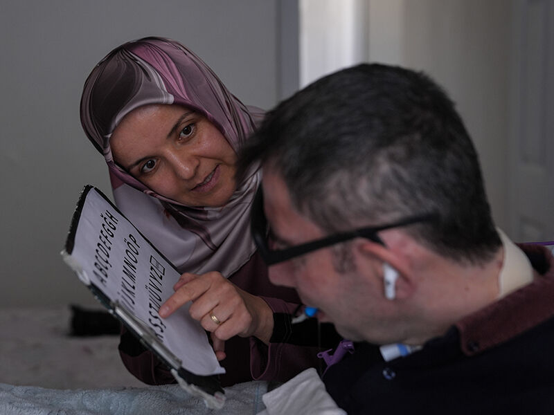 Felç bilgisayar programcısını durduramadı! Yatağında özel donanımla kod yazmaya devam ediyor - 5. Resim