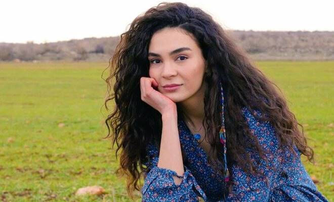 Gizli Bahçe dizisinin Nazlı’sı Ebru Şahin kaç yaşında, nereli, evli mi?  - 2. Resim