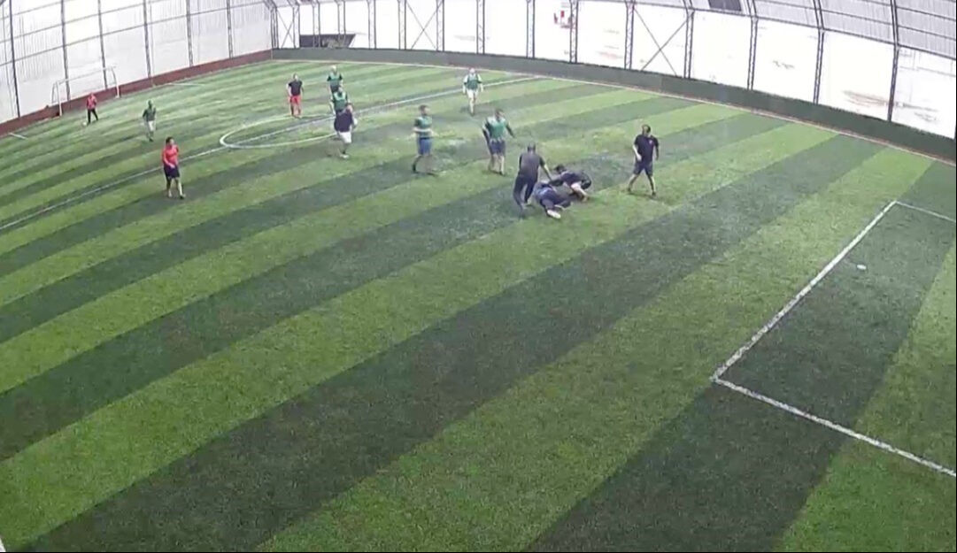 Halı saha maçında bir anda yere yığıldı! Fenalaşan avukat hayatını kaybetti - 2. Resim
