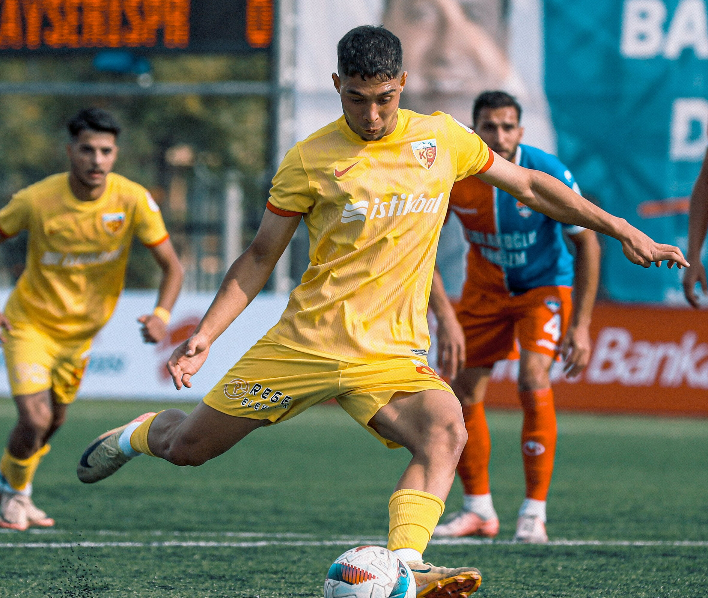 Kayserispor'a Türkiye Kupası'nda büyük şok! Silivrispor 4 golle turu geçti Kayserispor'a Türkiye Kupası'nda büyük şok! Silivrispor 4 golle turu geçti - 2. Resim