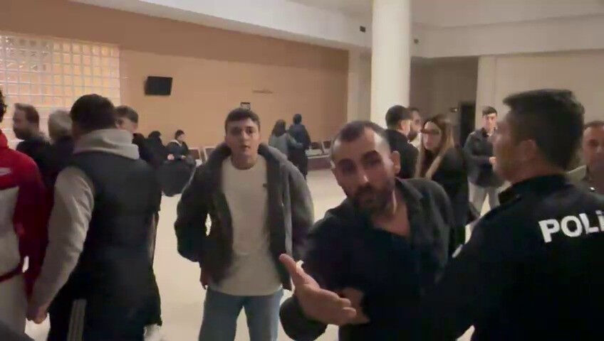 Kerem Kınık'ın kızı Fatma Zehra Kınık hakim karşısına çıktı! Duruşma sonrası adliye karıştı - 1. Resim