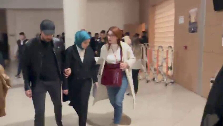 Kerem Kınık'ın kızı Fatma Zehra Kınık hakim karşısına çıktı! Duruşma sonrası adliye karıştı - 2. Resim