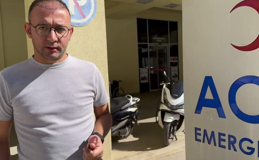 Ölü sanıp yanına yanına yaklaştı, elini sokunca anladı! Aslan balığı hastanelik etti - 3. Resim