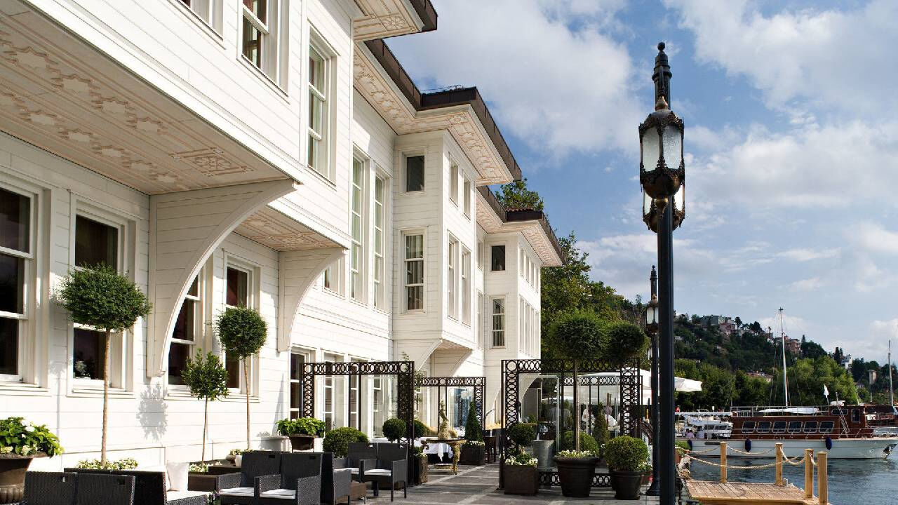 Serdar Bilgili ünlü oteli satın aldı! Değeri duyanları şoke etti Serdar Bilgili ünlü oteli satın aldı! Değeri duyanları şoke etti - 2. Resim