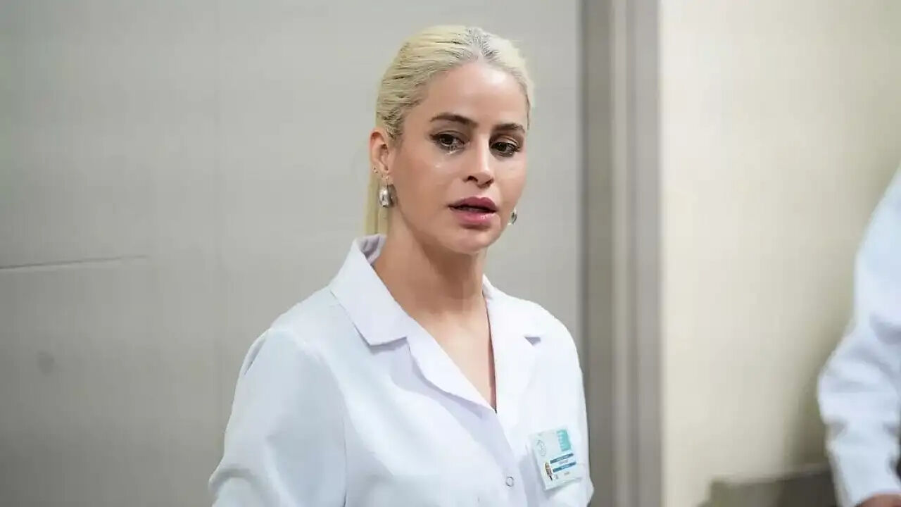 Süreyya Biçer karakterini canlandırıyordu! Büşra Pekin Bahar dizisinden ayrıldı mı? - 1. Resim