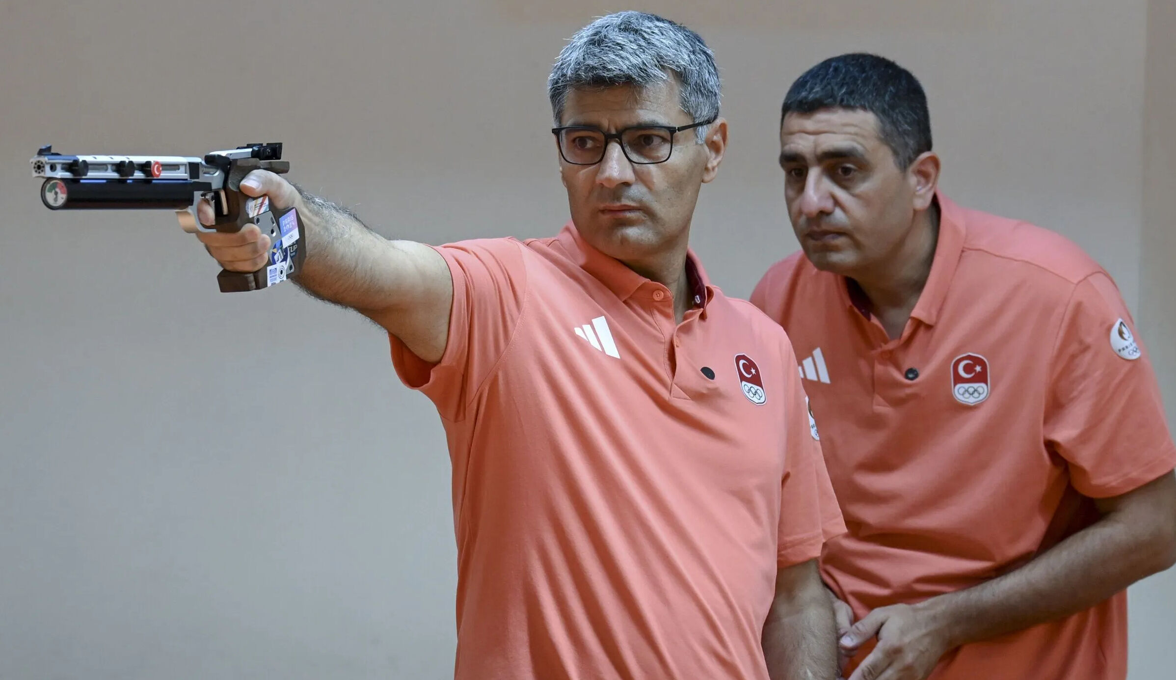 Yusuf Dikeç'in Furkan Bölükbaşı'yla fotoğrafı gündem oldu! Tepki gelince  Yusuf Dikeç'in Furkan Bölükbaşı'yla fotoğrafı gündem oldu! Tepki gelince