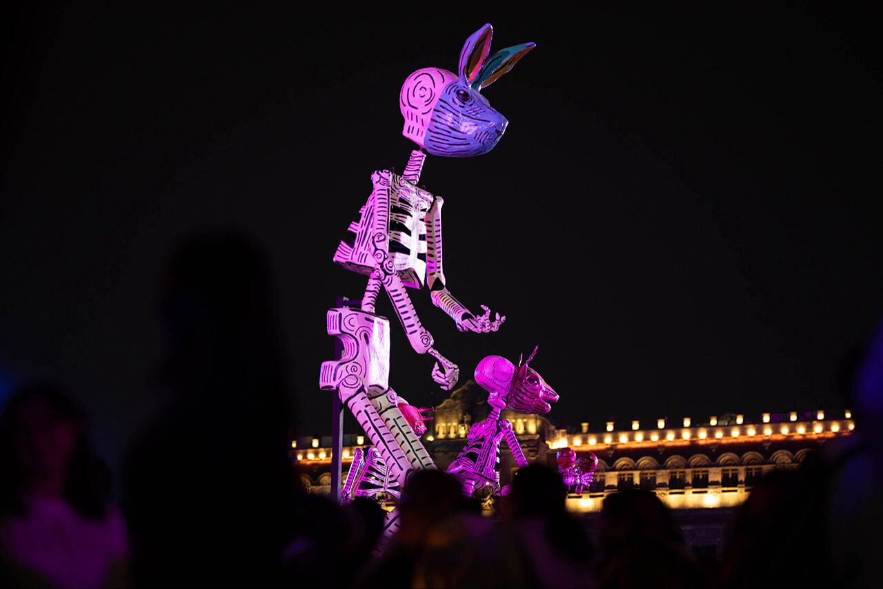 110 yıl önce ölen karikatürist ilham alınıyor! Meksika'da 'Ölüler Günü' kutlandı 110 yıl önce ölen karikatürist ilham alınıyor! Meksika'da 'Ölüler Günü' kutlandı - 10. Resim