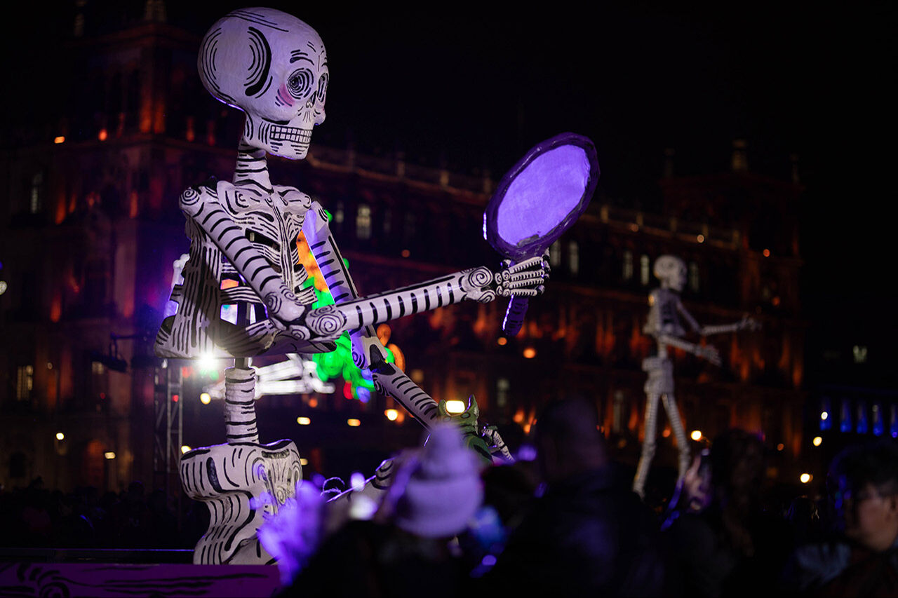 110 yıl önce ölen karikatürist ilham alınıyor! Meksika'da 'Ölüler Günü' kutlandı 110 yıl önce ölen karikatürist ilham alınıyor! Meksika'da 'Ölüler Günü' kutlandı - 7. Resim