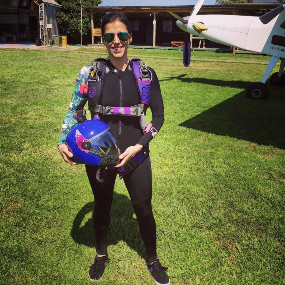 Brezilya’da paraşütü açılmayan bir kadın yere çakılarak feci şekilde can verdi Brezilya’da paraşütü açılmayan bir kadın yere çakılarak feci şekilde can verdi - 1. Resim