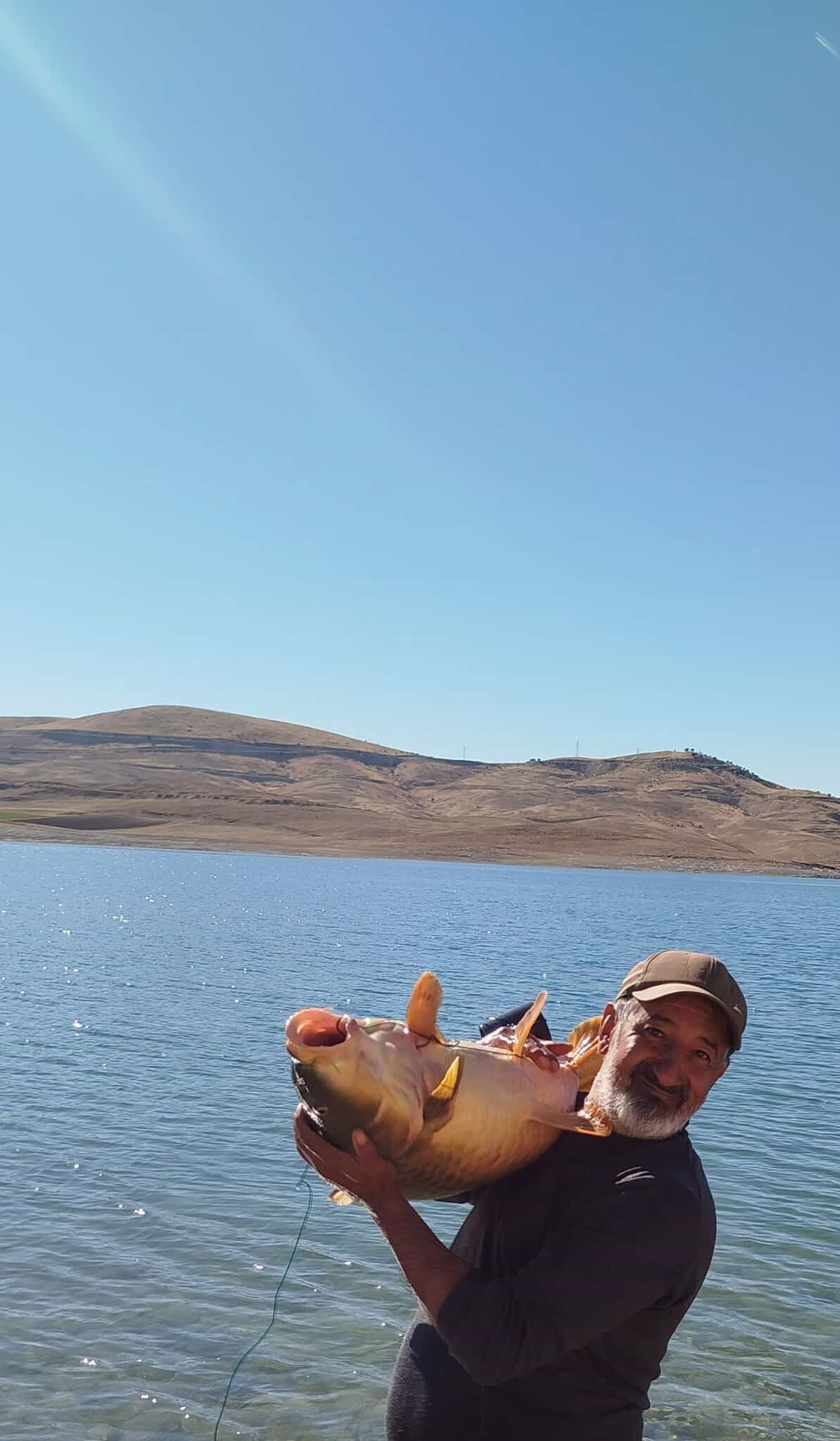 Oltasına takıldı! Devasa balığı gören adam neye uğradığını şaşırdı Oltasına takıldı! Devasa balığı gören adam neye uğradığını şaşırdı - 3. Resim