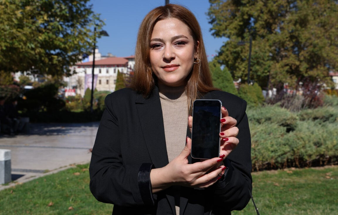 Sosyal medyadaki karga videosu nedeniyle karakolluk olan Azra Boysak kimdir? - 1. Resim