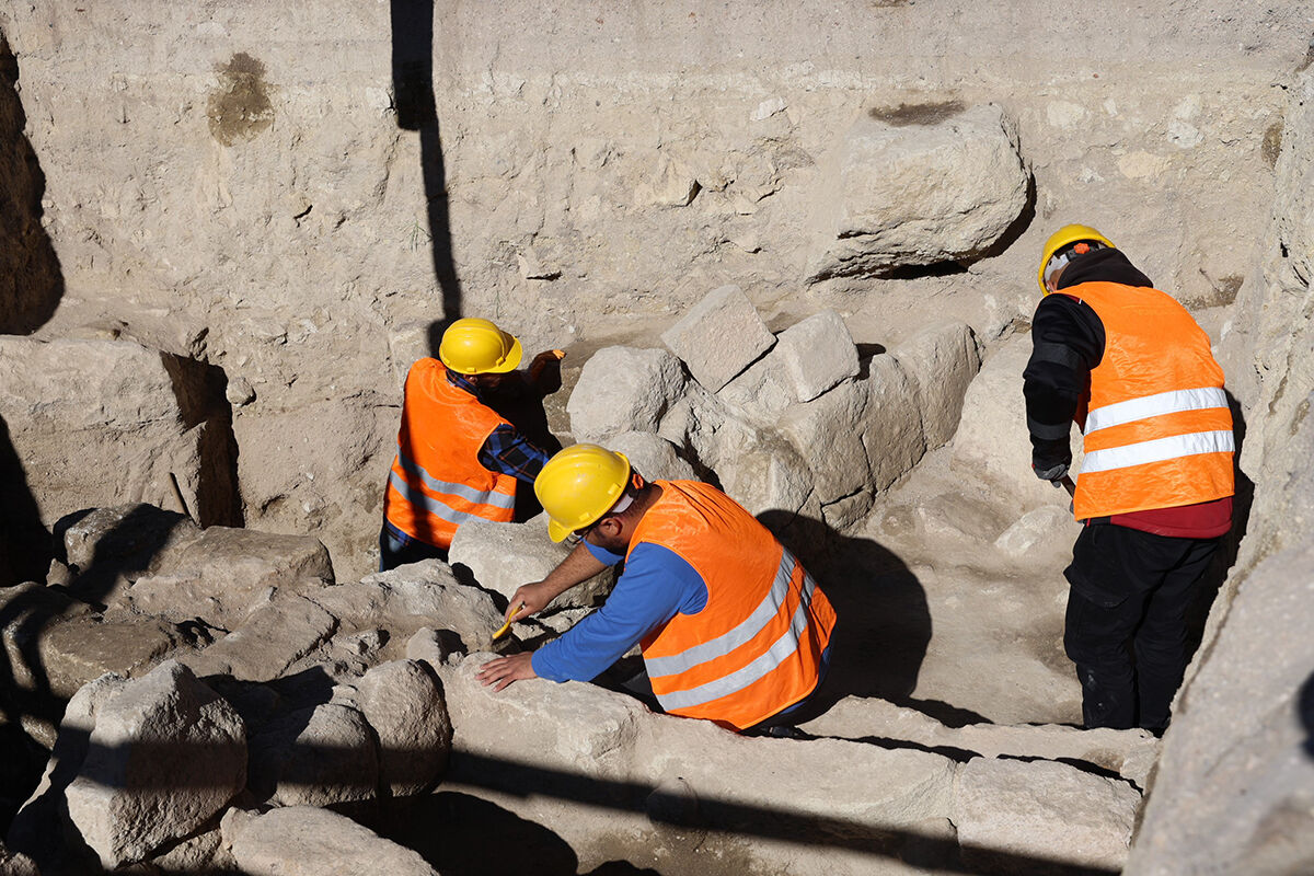 Trafiğe kapatılmıştı, toplu mezar çıktı! Kapadokya'da yolun altında tarihi keşif - 3. Resim