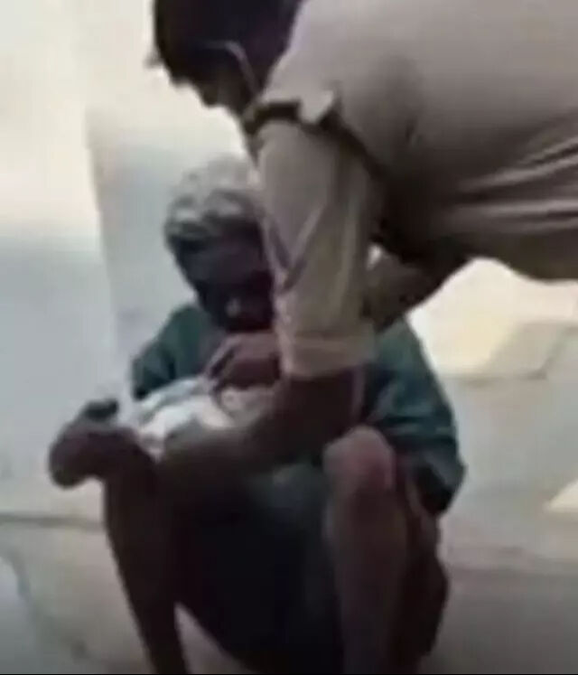 Yaşlı çift oğullarının cesediyle birlikte dört gün yaşadı - 1. Resim