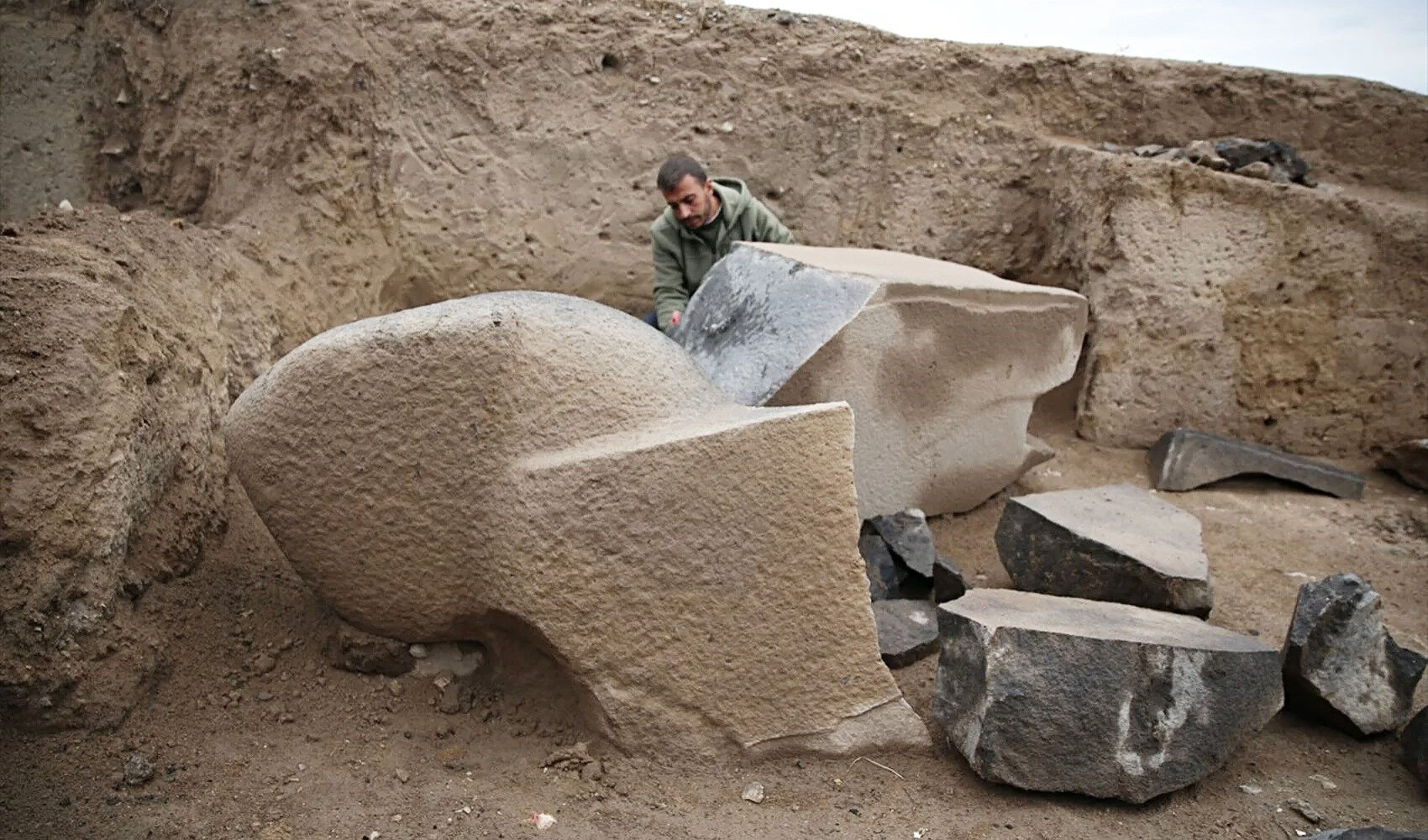 1 tonluk 3 boyutlu heykel ortaya çıktı! Van'da heyecanlandıran buluntu - 1. Resim