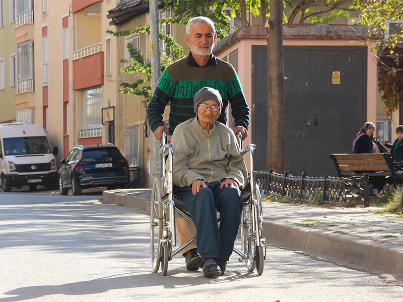 100 yaşındaki Fatma nine: Geçmişe dönsem hiçbir şeyi değiştirmem - 1. Resim